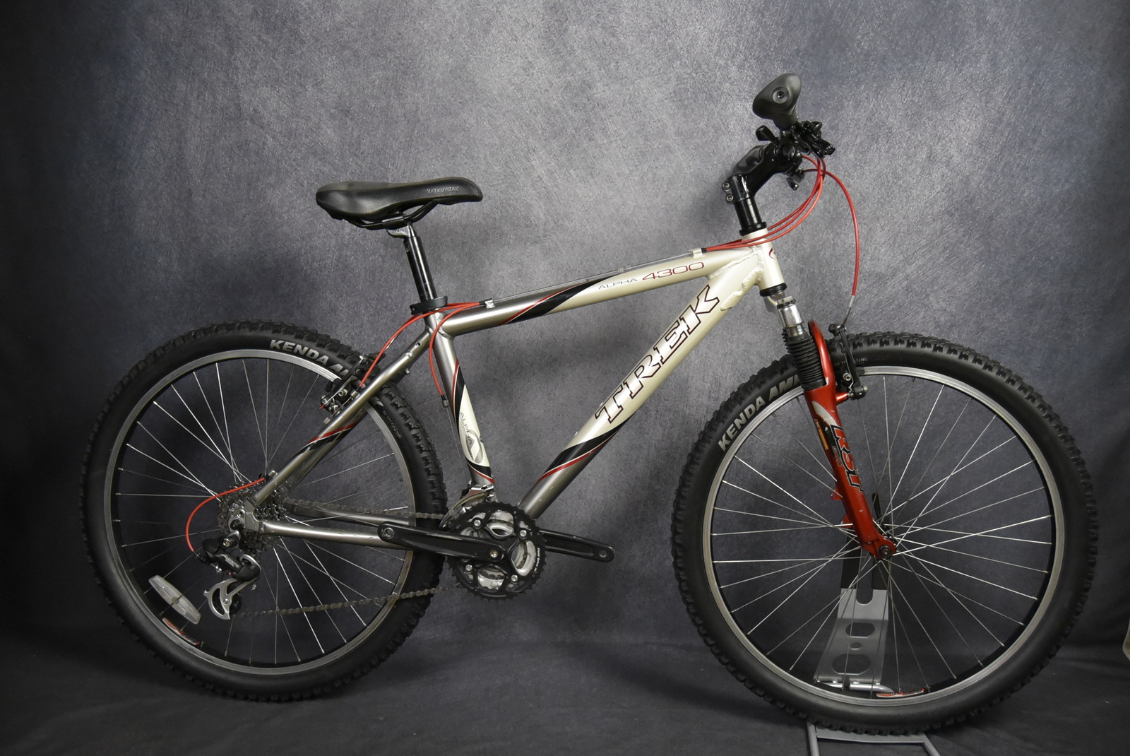 trek 4300 mountain bike for sale