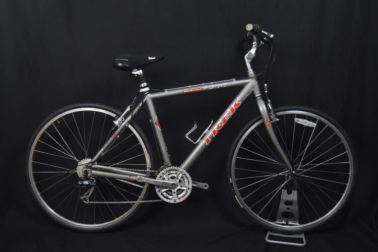 TREK 7500 MULTITRACK HYBRID BIKE SIZE LARGE