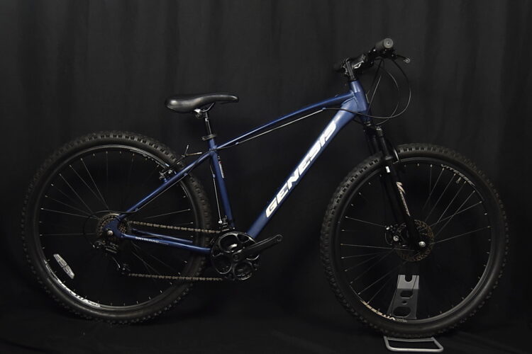 GENESIS SILVERTON MTB BIKE SIZE MEDIUM