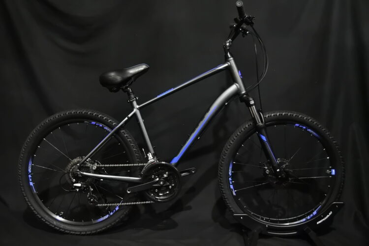 GIANT SEDONA MOUNTAIN BIKE SIZE MEDIUM