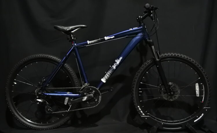 DIAMONDBACK TOPANGA MOUNTAIN BIKE SIZE LARGE