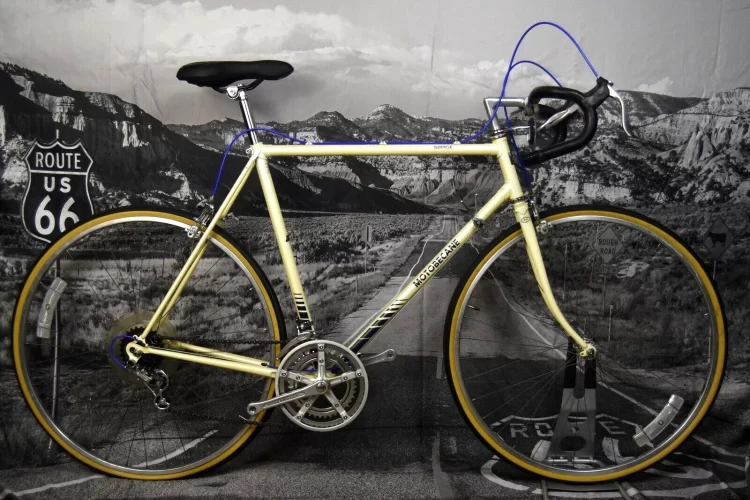 MOTOBECANE MIRAGE ROAD BIKE SIZE 59 CM