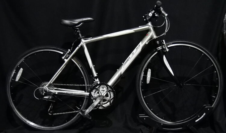 FUJI ABSOLUTE LX GRAVEL BIKE SIZE MEDIUM, 19", 27 SPEED, ALUM & CARBON FRAME