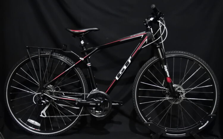 GT TRANSEO 3.0 HYBRID BIKE SIZE MEDIUM