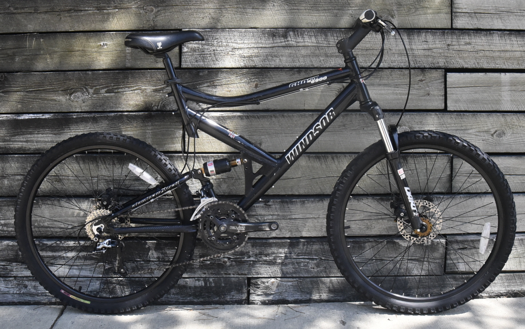 WINDSOR GHOST 6900 MOUNTAIN BIKE