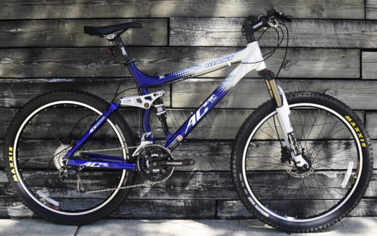 GIANT AC AIR LITE MOUNTAIN BIKE