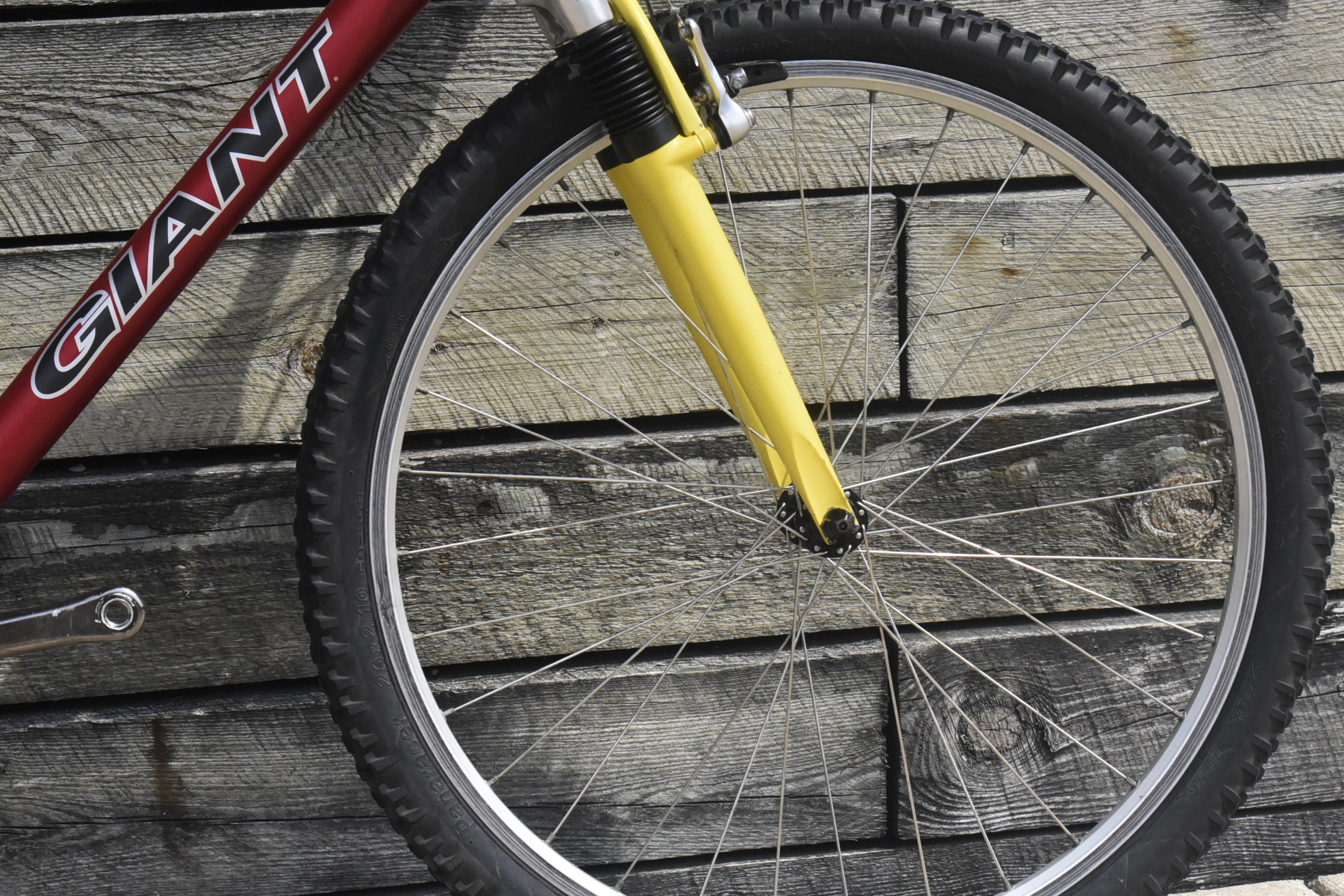 GIANT ATX 880 MOUNTAIN BIKE MEDIUM SIZE, 17", 24 SPEED, ALUM, FRONT SUSPENSION - Image 4