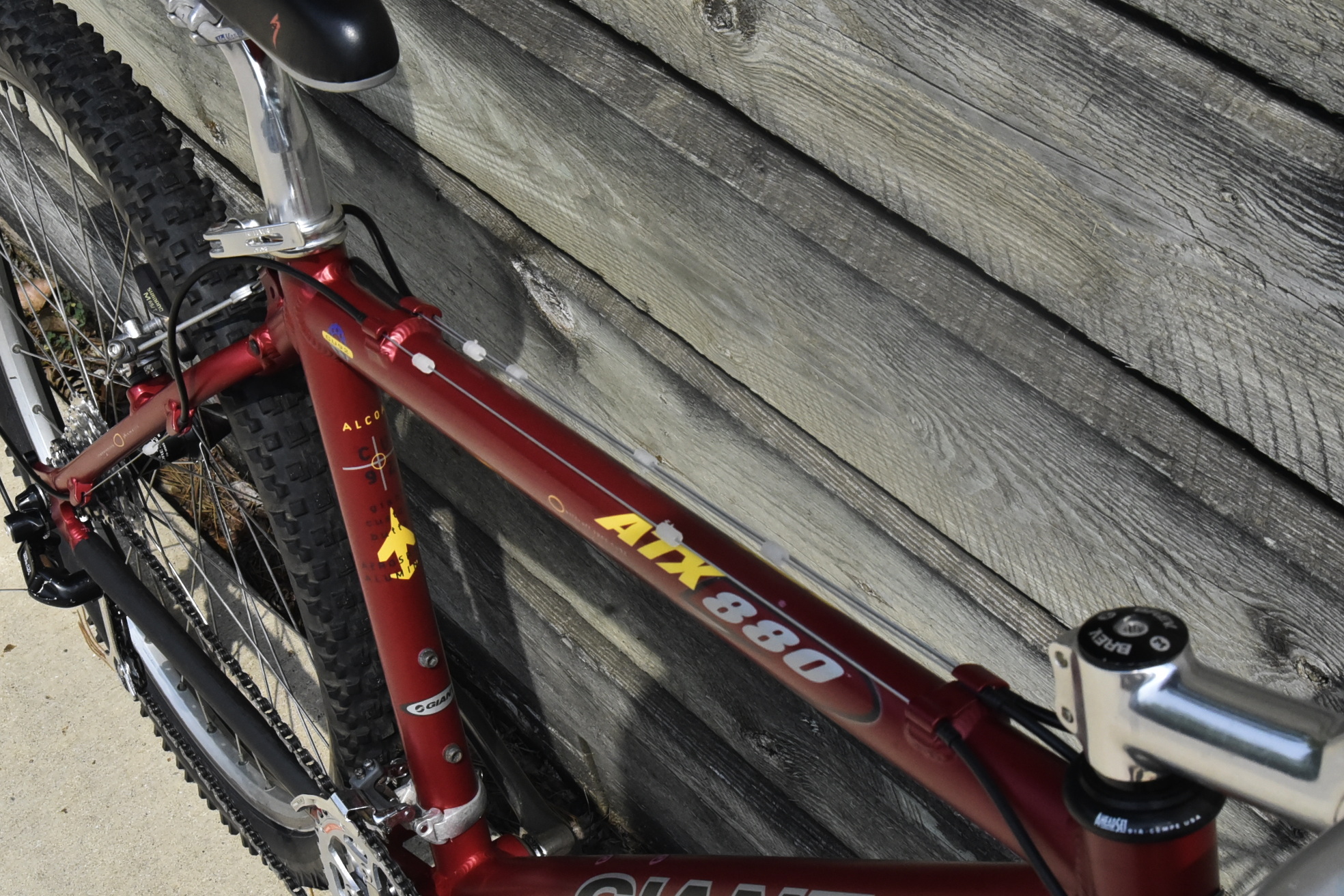 GIANT ATX 880 MOUNTAIN BIKE MEDIUM SIZE, 17", 24 SPEED, ALUM, FRONT SUSPENSION - Image 12