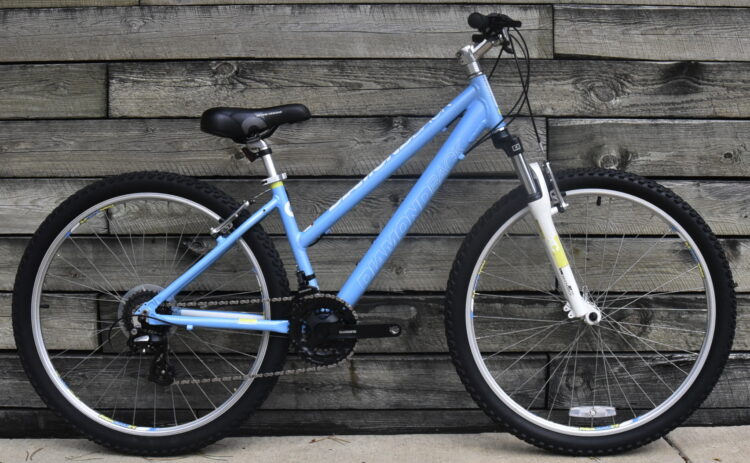 DIAMONDBACK LAURITO 27.5 MOUNTAIN BIKE
