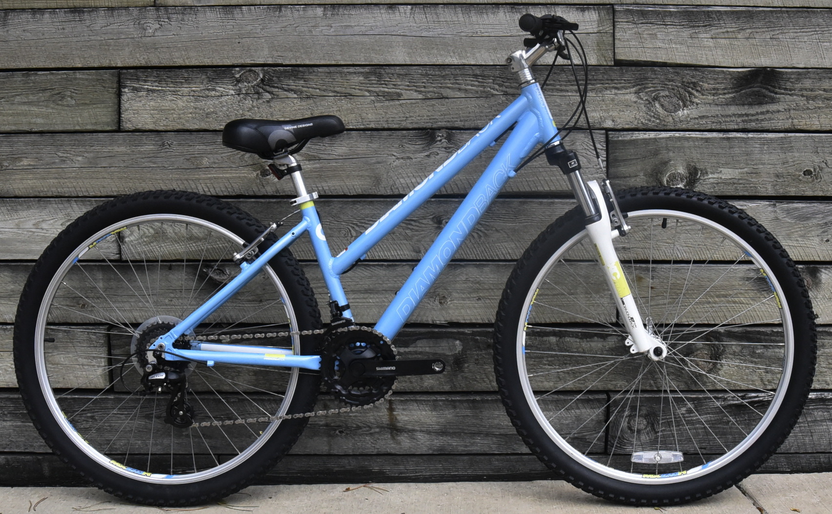 DIAMONDBACK LAURITO 27.5 MOUNTAIN BIKE