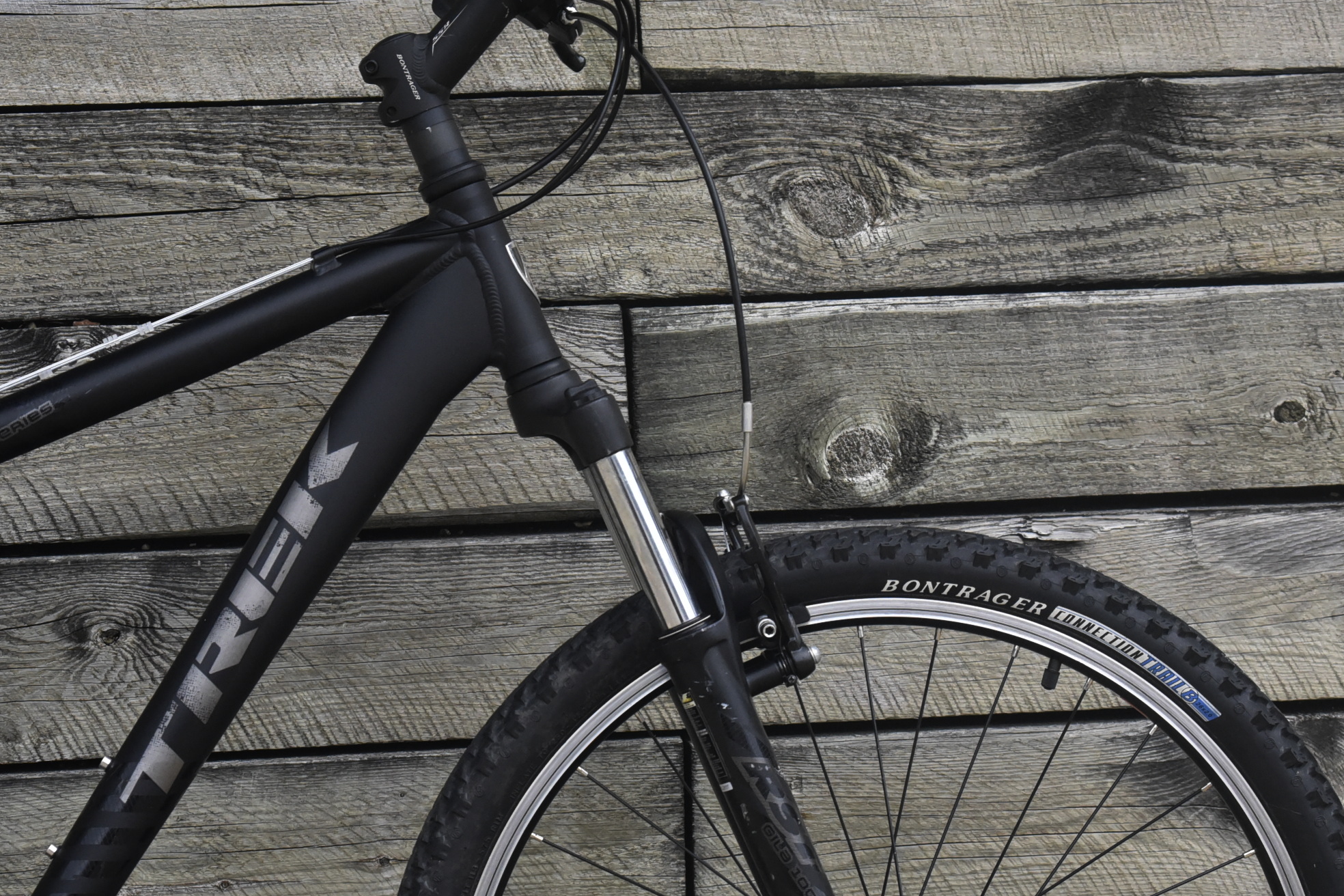 TREK 4300 MOUNTAIN BIKE SIZE LARGE, 18", 24 SPEED, ALUMINUM, FRONT SUSPENSION - Image 4
