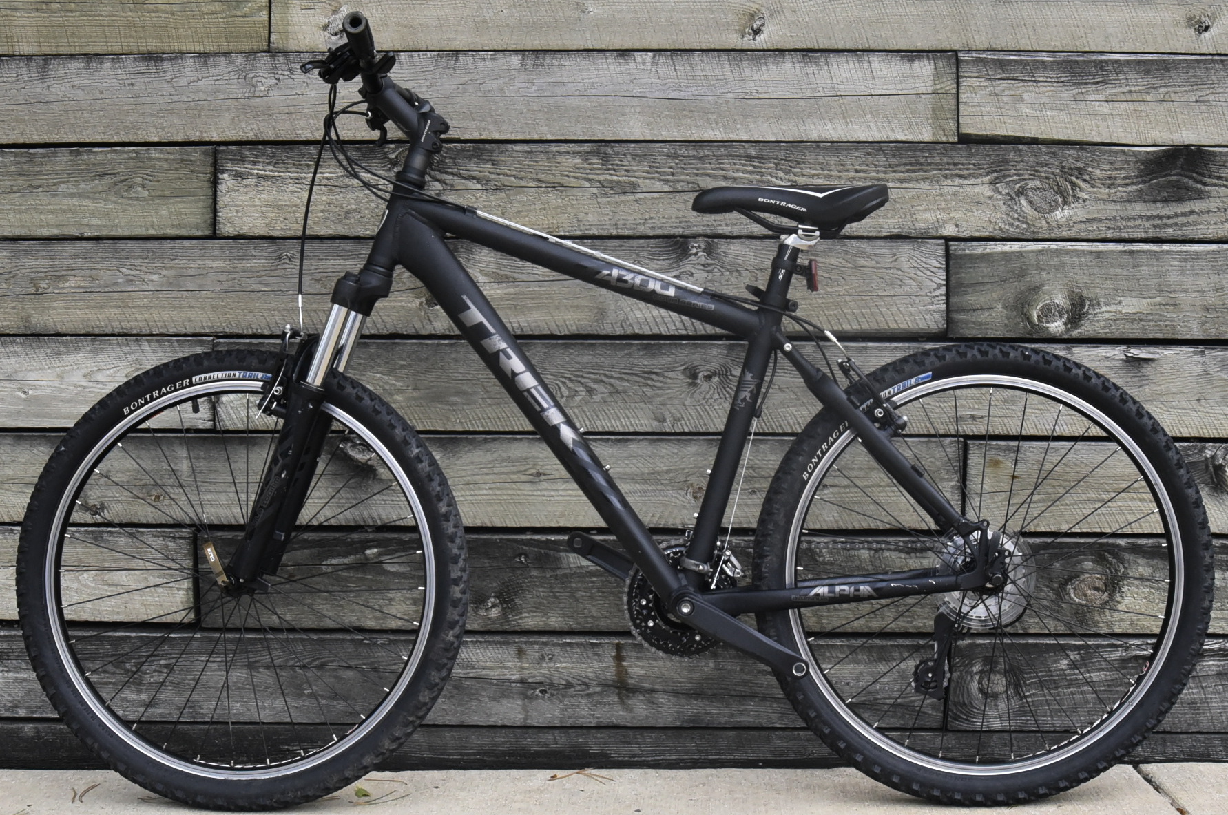 TREK 4300 MOUNTAIN BIKE SIZE LARGE, 18", 24 SPEED, ALUMINUM, FRONT SUSPENSION - Image 15
