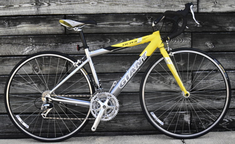 GIANT OCR 3 ROAD BIKE