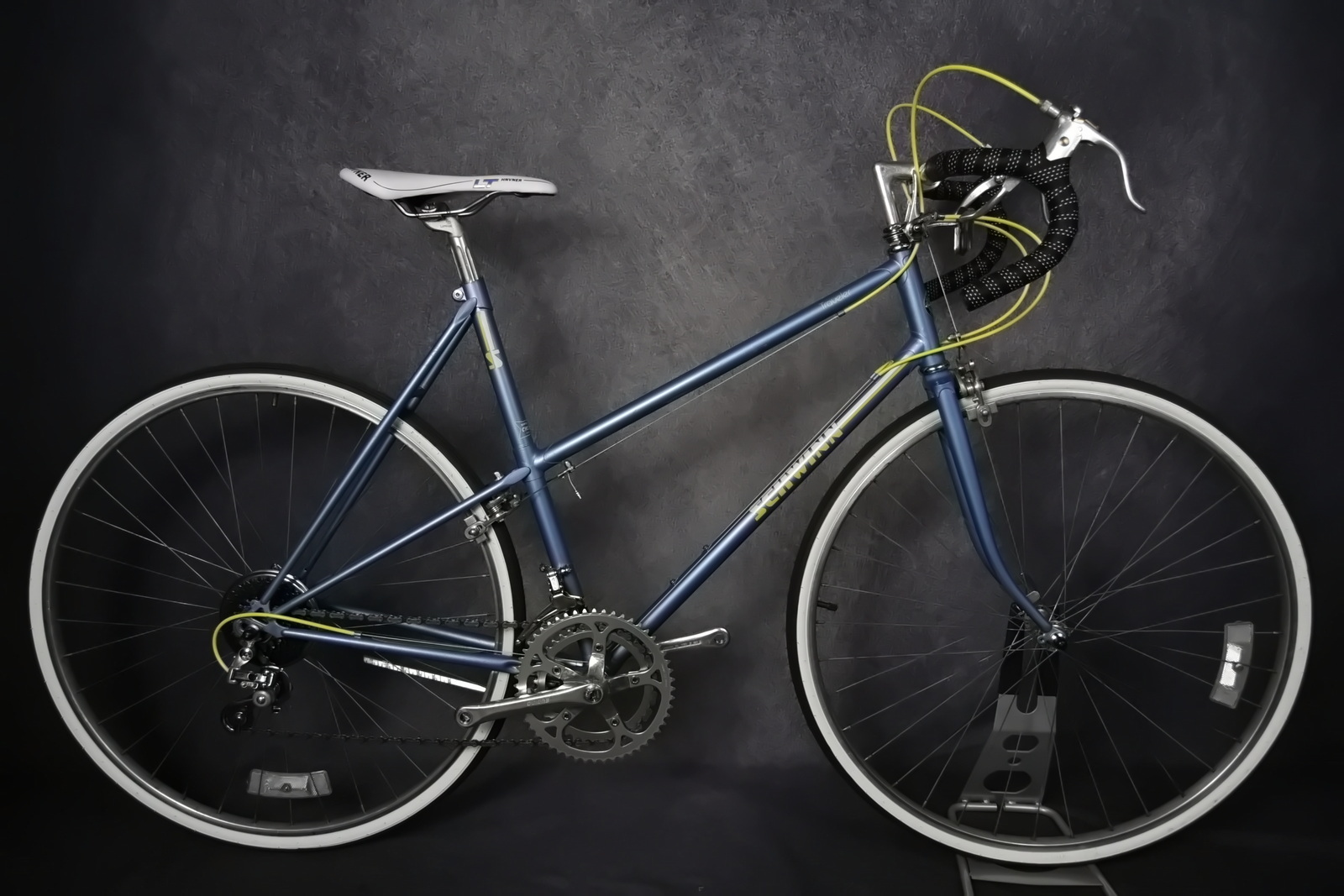 SCHWINN TRAVELER ROAD BIKE