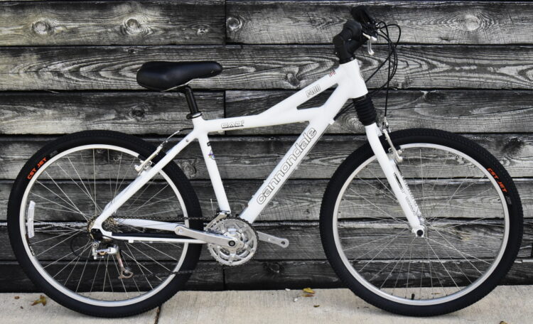 CANNONDALE CAAD2 F400 MOUNTAIN BIKE SIZE M