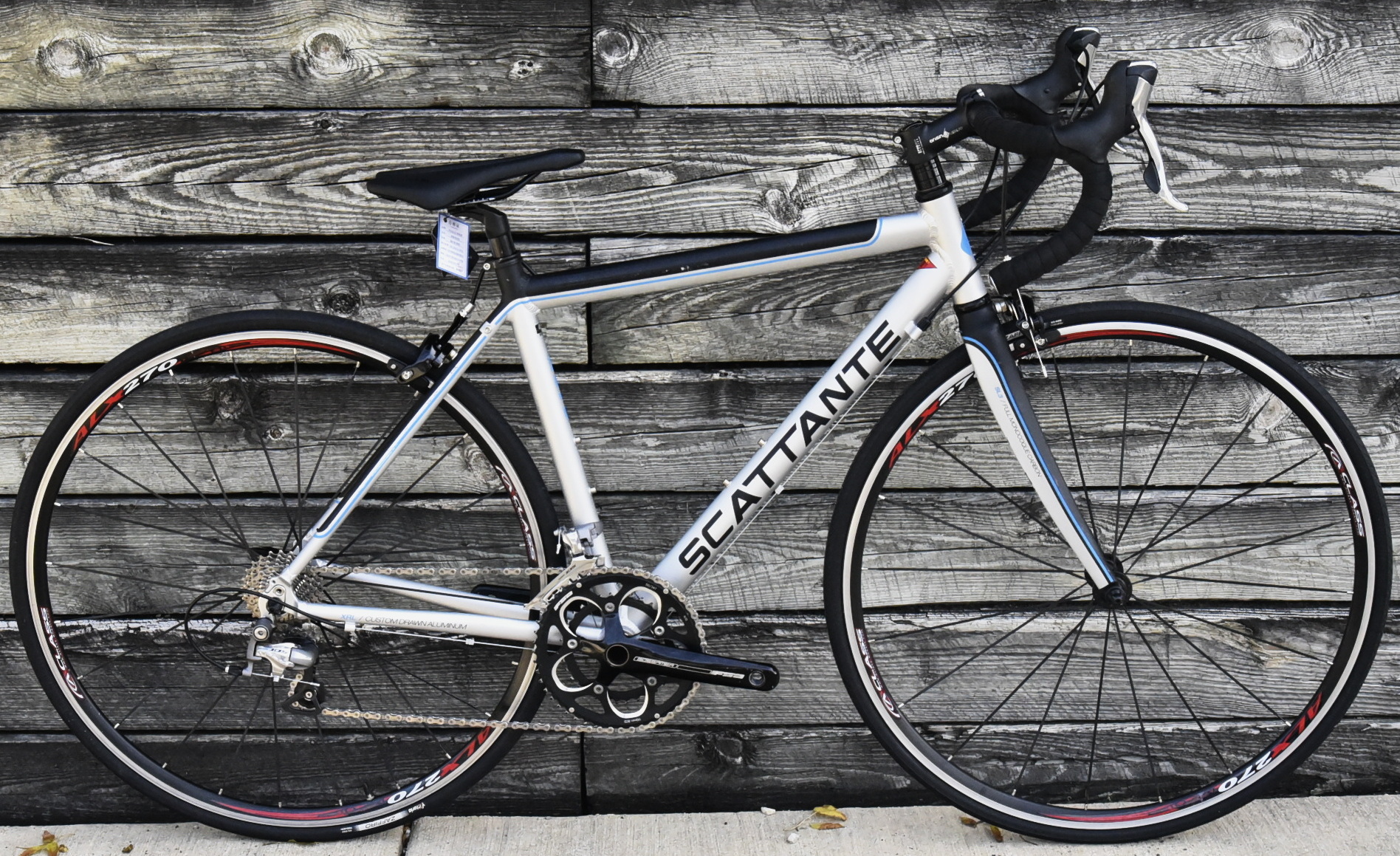 SCATTANTE W570 ROAD BIKE SIZE SMALL